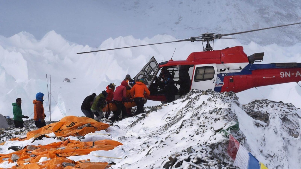 rescue-from-kanchenjunga-by-helicopter24.jpeg